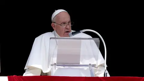Imagen de archivo del Papa Francisco El papa lamenta la "grave situación" en Gaza y el bombardeo de una iglesia y hospital