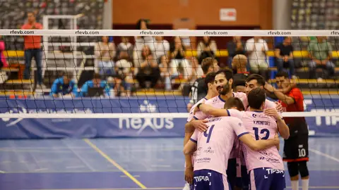 Conqueridor muere en la orilla ante un San Roque que suma su primera victoria en la Superliga Conqueridor muere en la orilla ante un San Roque que suma su primera victoria en la Superliga