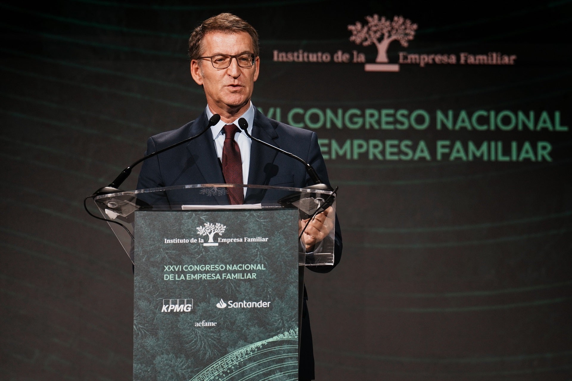 Feijóo lamenta que en España se hable de "amnistía y autodeterminación" en vez de "empleo y rebajas fiscales" Feijóo lamenta que en España se hable de "amnistía y autodeterminación" en vez de "empleo y rebajas fiscales"