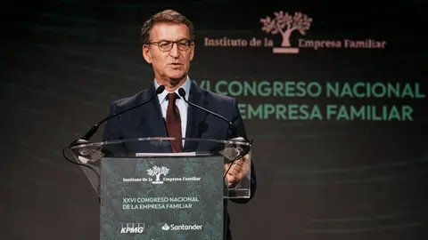 El líder del PP, Alberto Núñez Feijóo Feijóo lamenta que en España se hable de "amnistía y autodeterminación" en vez de "empleo y rebajas fiscales"