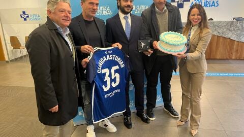 Luis Carri&oacute;n y Mart&iacute;n Pel&aacute;ez en el aniversario de la Cl&iacute;nica Asturias