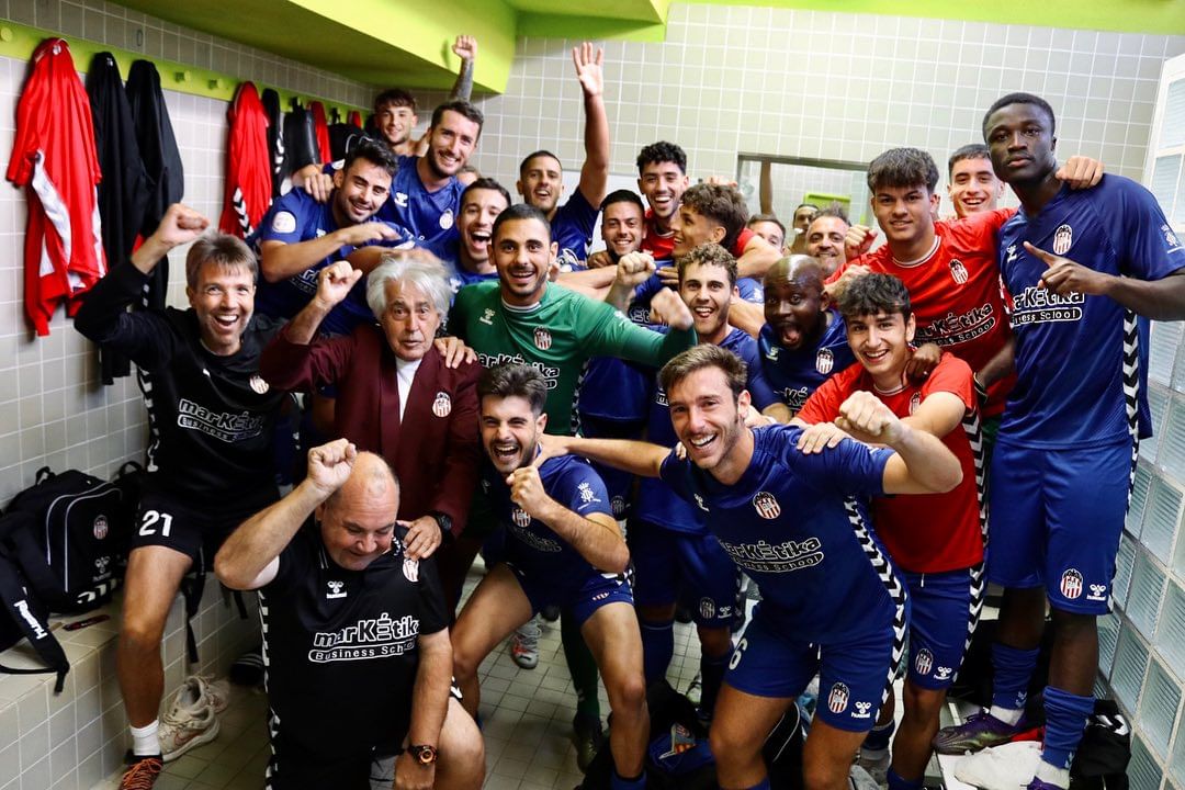 El Acero gana frente al Jove Español en una jornada marcada por las derrotas El Acero gana frente al Jove Español en una jornada marcada por las derrotas