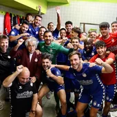 El Acero celebra su victoria frente al Jove Español de Sant Vicent del Raspeig El Acero celebra su victoria frente al Jove Español de Sant Vicent del Raspeig
