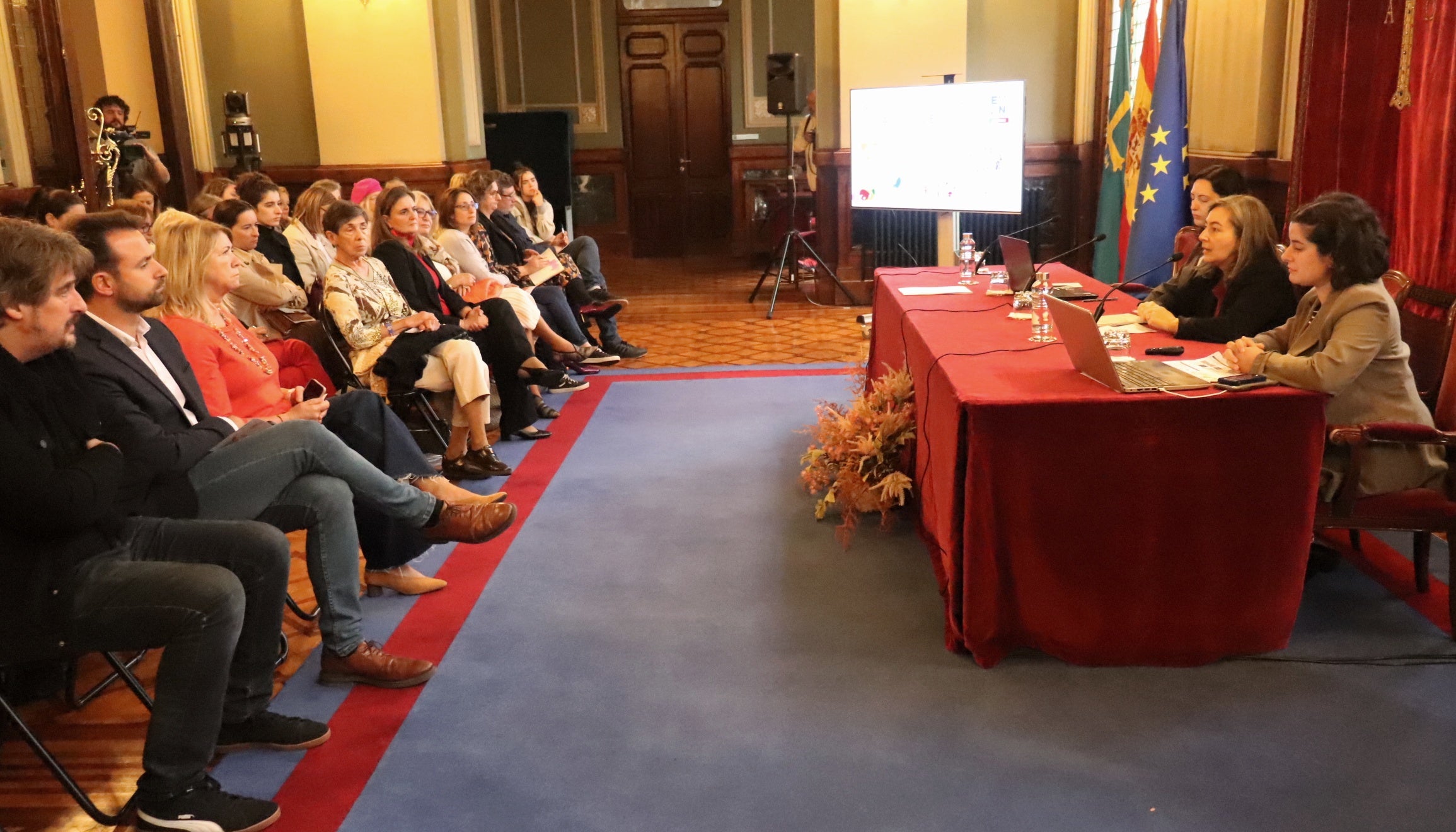 El 12% de los Asturianos en activo, trabaja, al año, solo el 20% de lo que podría de acuerdo a su formación El 12% de los Asturianos en activo, trabaja, al año, solo el 20% de lo que podría de acuerdo a su formación
