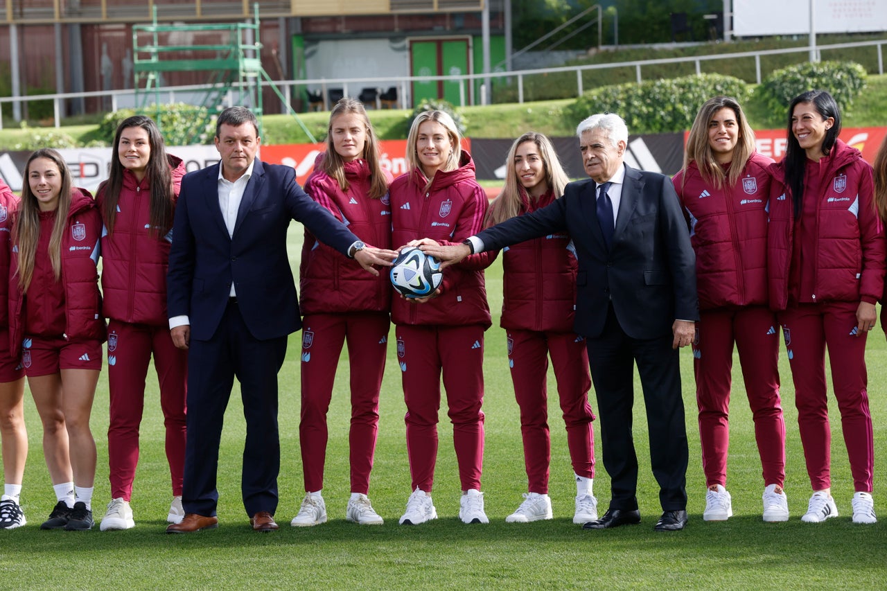 La selección femenina y la Federación firman la paz La selección femenina y la Federación firman la paz