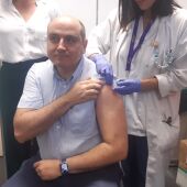 El delegado de Sanidad se vacunó contra la gripe