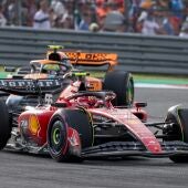 Hamilton, descalificado; Sainz sube al podio
