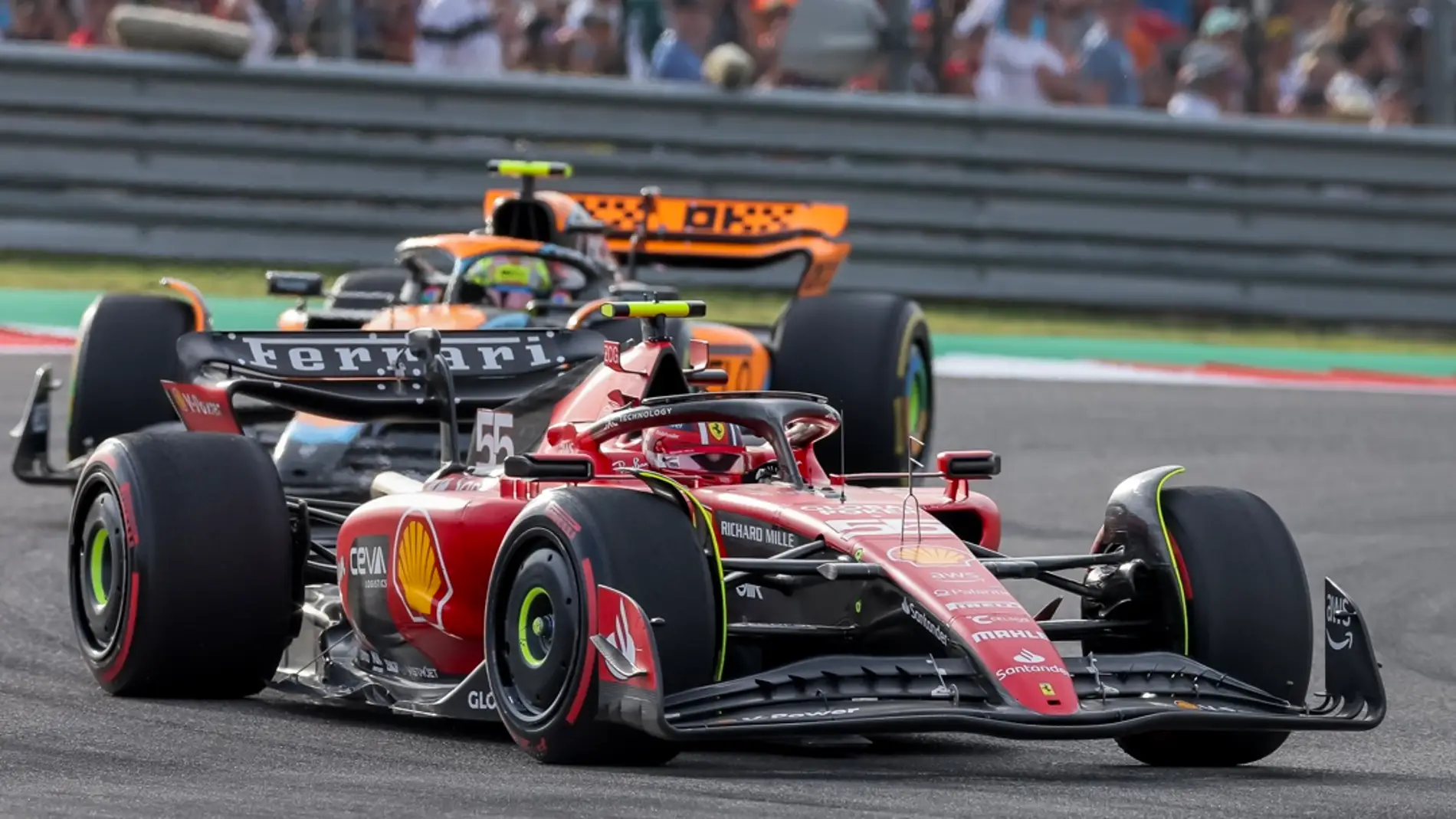 Hamilton, descalificado; Sainz sube al podio
