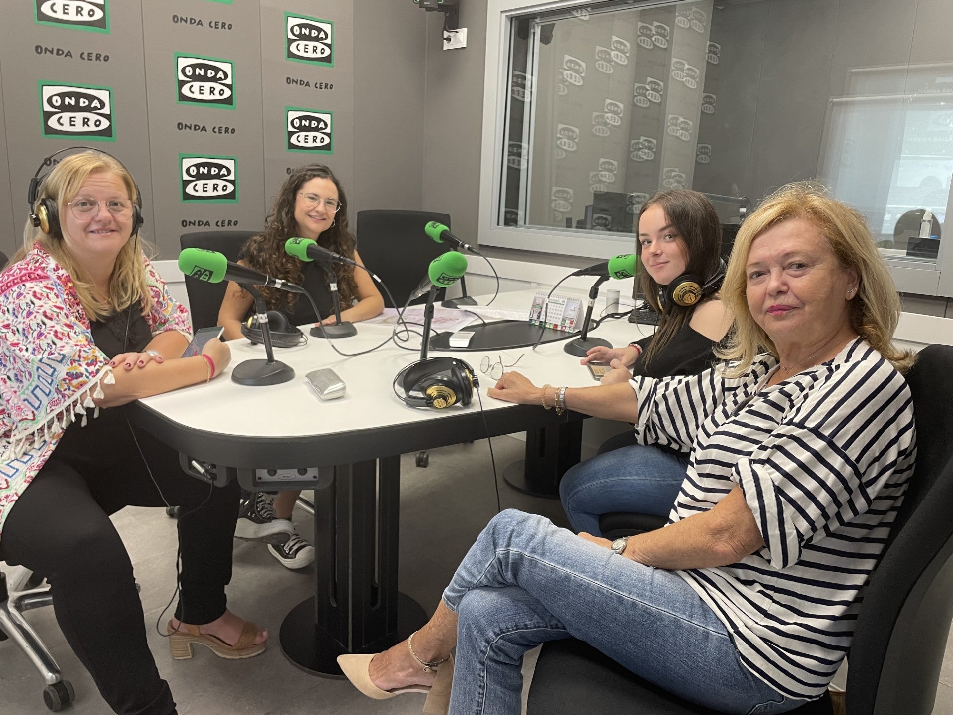 L'Alfàs repasa cincuenta años de su fiesta a través de la exposición 'dels vestis de reina' L'Alfàs repasa cincuenta años de su fiesta a través de la exposición 'dels vestis de reina'
