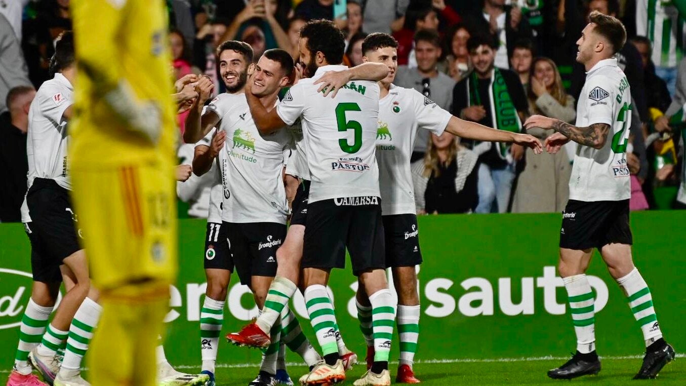 La contundente victoria del Racing 3-0 ante el Burgos La contundente victoria del Racing 3-0 ante el Burgos