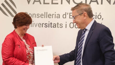 Educaci&oacute;n presenta a la AVL el borrador de los nuevos criterios ling&uuml;&iacute;sticos de la Generalitat para comunicarse con los ciudadanos