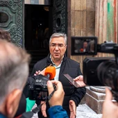 Menor prioriza o diálogo cos bombeiros pero condena “profundamente este xeito de reivindicar” Menor prioriza o diálogo cos bombeiros pero condena “profundamente este xeito de reivindicar”