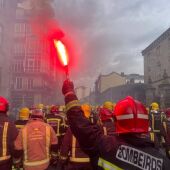 Imagen de la protesta de los bombero comarcales en Ourense. Europa Press