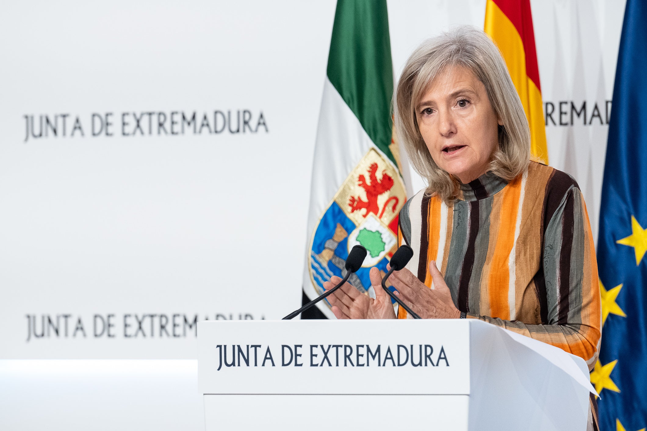 La Junta de Extremadura molesta porque fue avisada con poca antelación por parte del Gobierno de la llegada de 180 migrantes procedentes de Canarias La Junta de Extremadura molesta porque fue avisada con poca antelación por parte del Gobierno de la llegada de 180 migrantes procedentes de Canarias