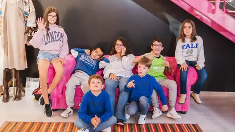 Los niños de Afannes y Koker, juntos en un desfile benéfico Los niños de Afannes y Koker, juntos en un desfile benéfico