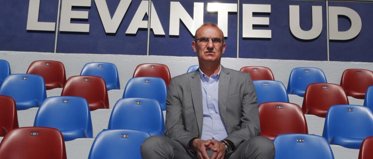 Vicente Latorre: "Pido una Fundación independiente y que no se ría en mi cara" Vicente Latorre: "Pido una Fundación independiente y que no se ría en mi cara"