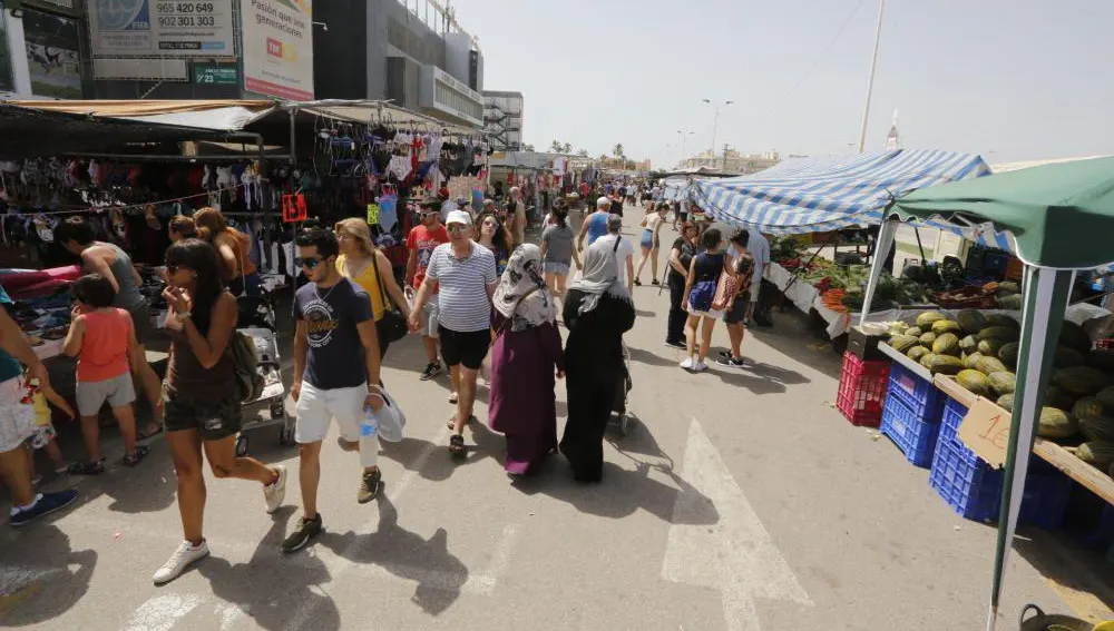 El mercadillo del estadio Martínez Valero volverá a abrir el domingo 5 de noviembre