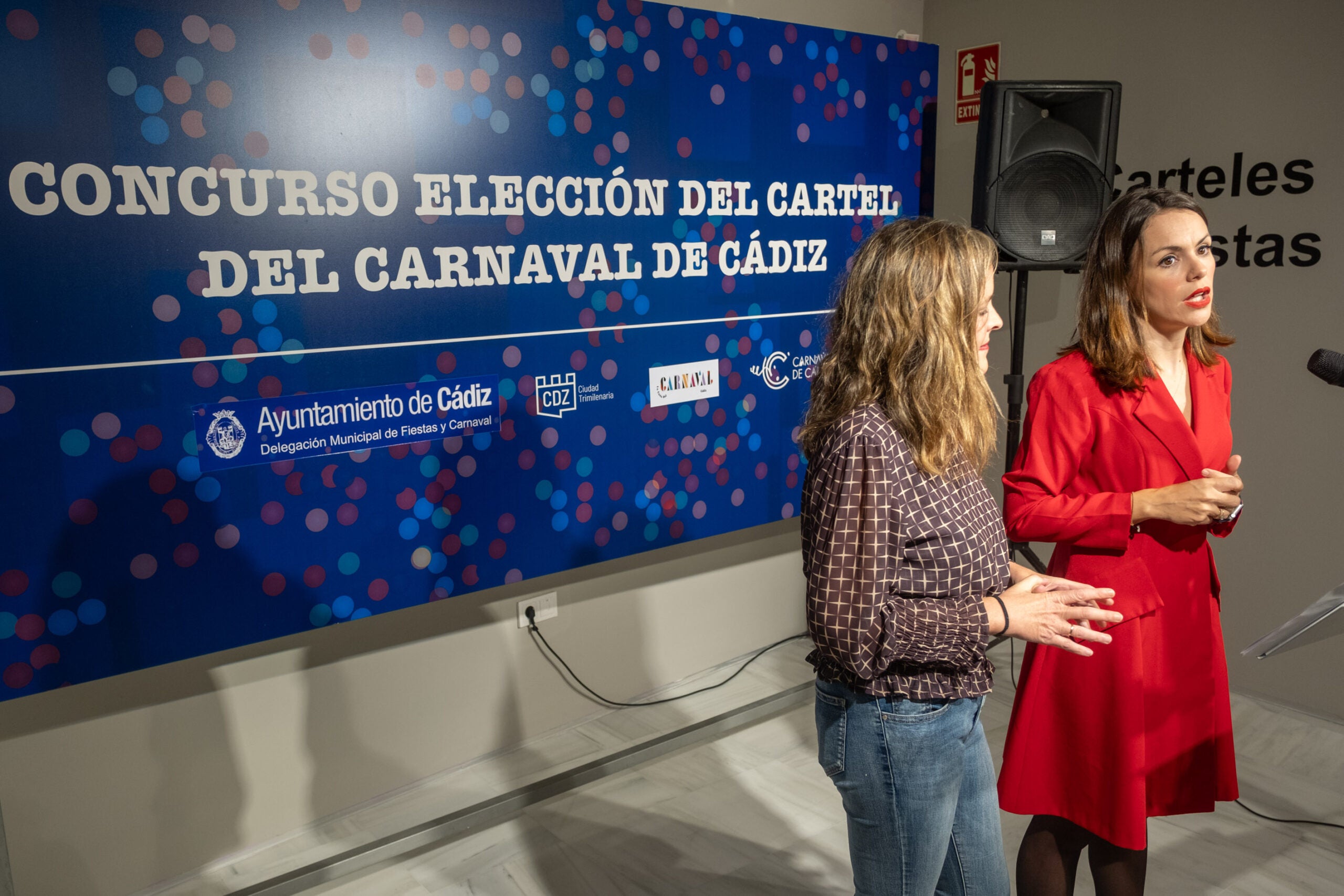 Estas son las cuatro obras que optan a ser el cartel del Carnaval de Cádiz 2024 Estas son las cuatro obras que optan a ser el cartel del Carnaval de Cádiz 2024