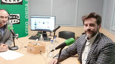 Santiago Alonso, concejal de Cultura del Ayuntamiento de Alcalá de Henares, visita Más de uno Alcalá Santiago Alonso, edil de Cultura del Ayuntamiento de Alcalá de Henares, en Más de uno Alcalá