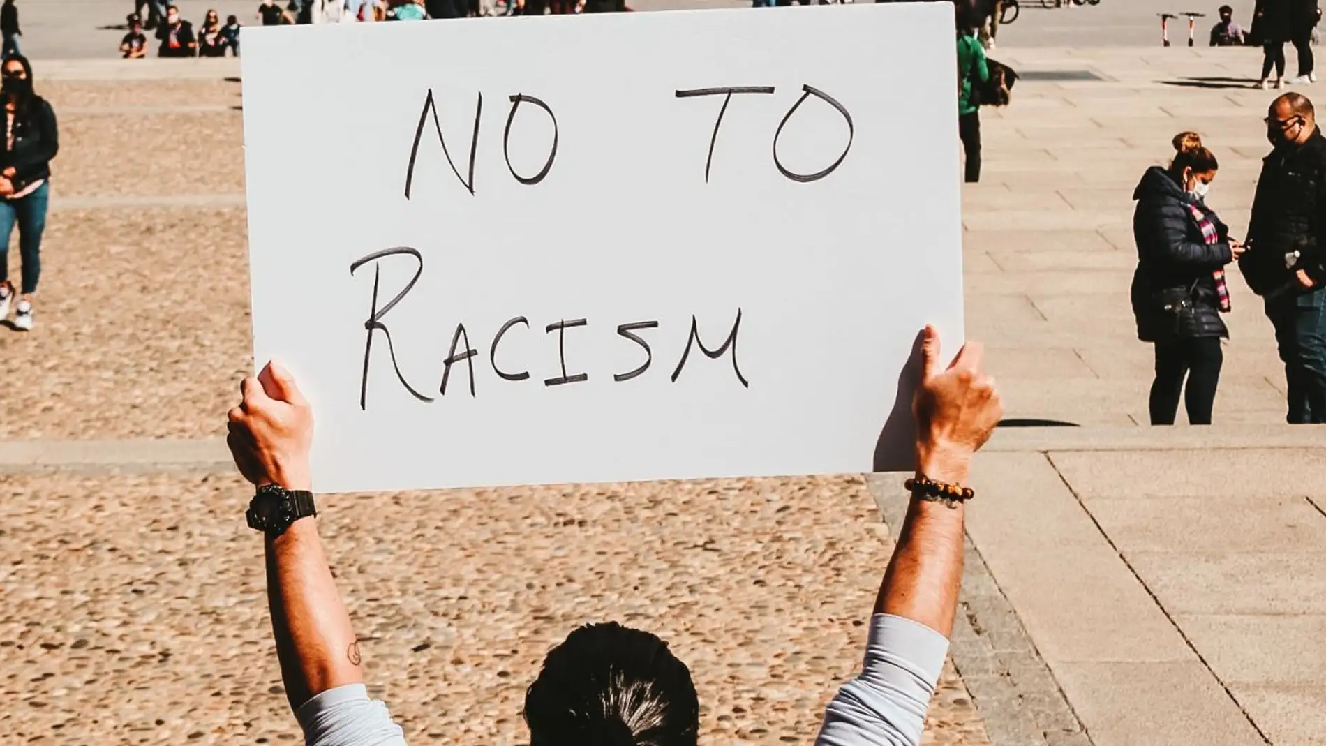 La UE denuncia que el 37 % de los negros residentes en España sufre racismo