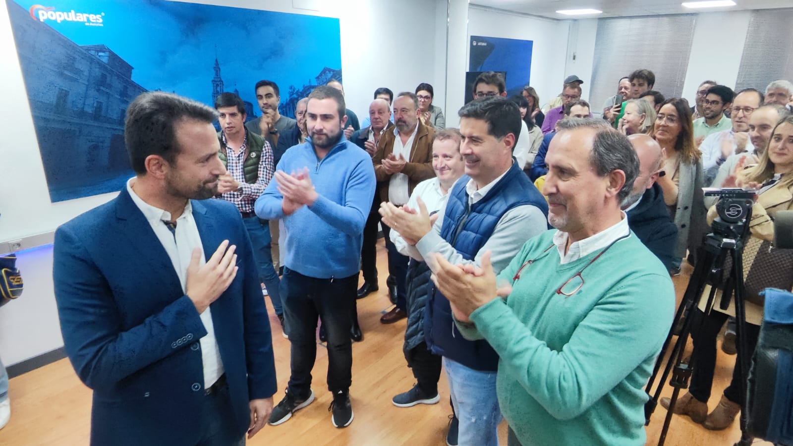 Queipo supera los 2.300 avales y Brea obtiene más de 250 apoyos Queipo supera los 2.300 avales y Brea obtiene más de 250 apoyos