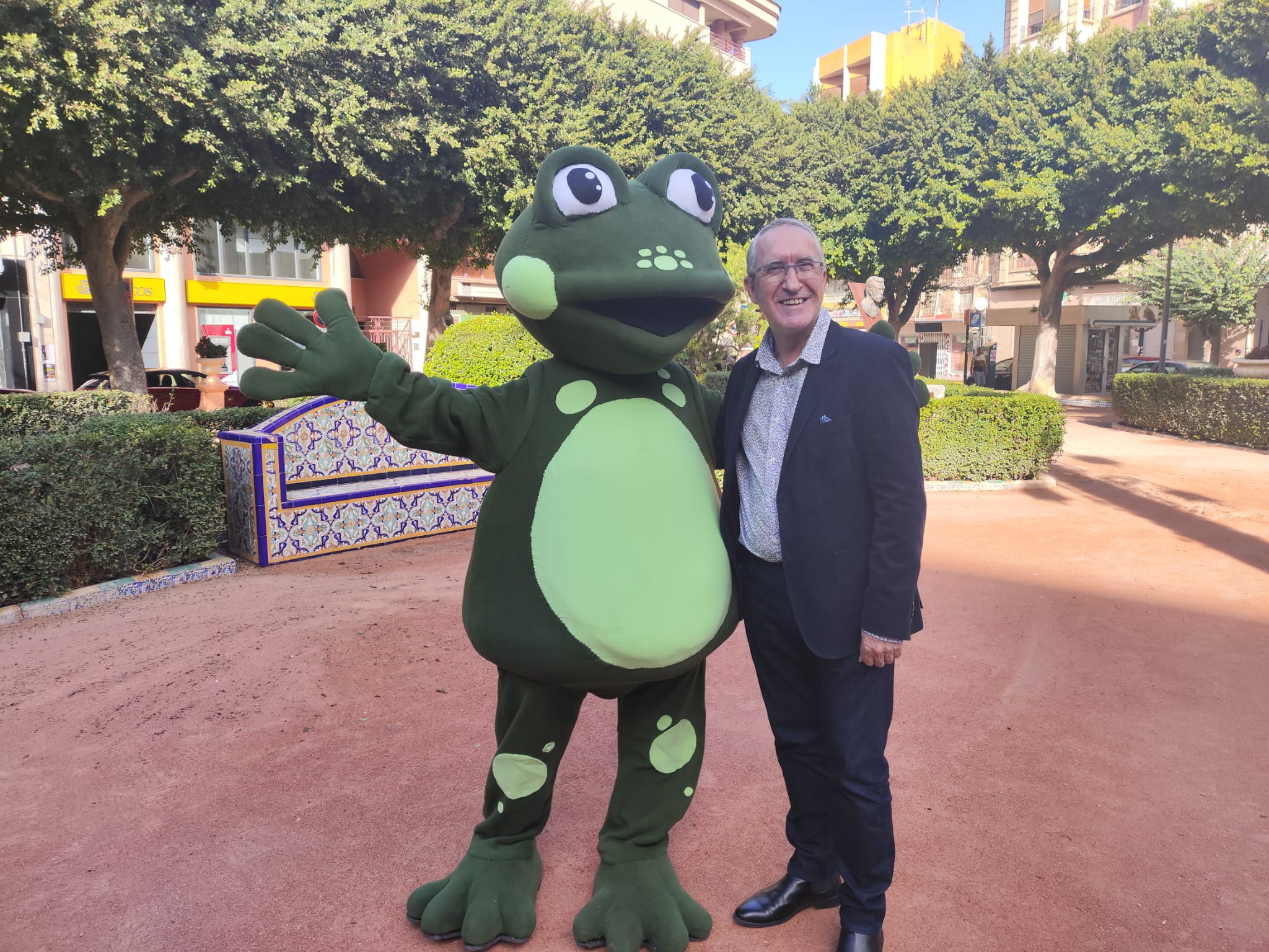 La rana del comercio oriolano animará las compras en los establecimientos de Orihuela La rana del comercio oriolano animará las compras en los establecimientos de Orihuela