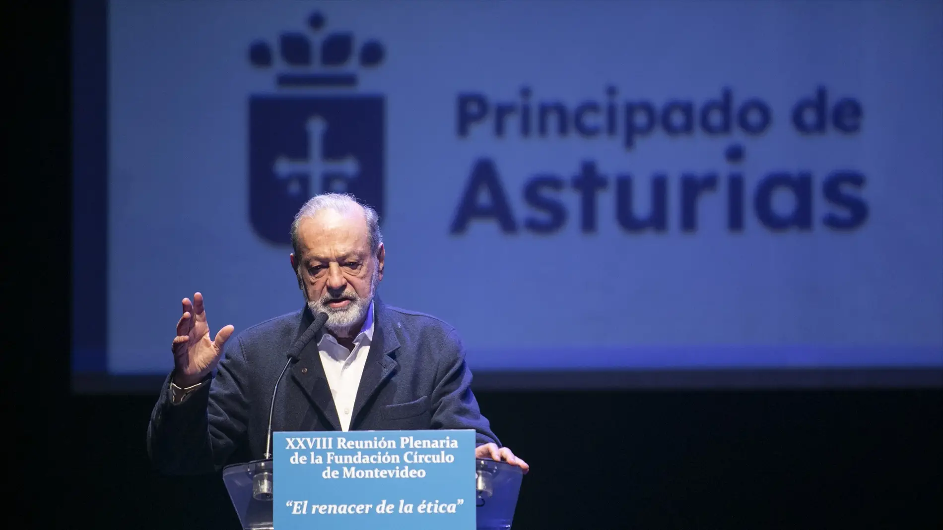 El empresario Carlos Slim durante la Reunión del Plenario de la Fundación Círculo de Montevideo.