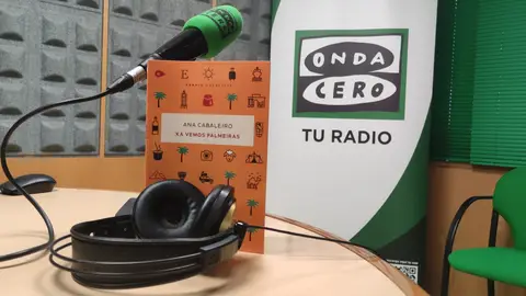 Portada do libro de Ana Cabaleiro "Xa vemos palmeiras" Ana Cabaleiro presenta esta tarde de venres na Librería Paz de Pontevedra a súa última novela: “Xa vemos palmeiras"