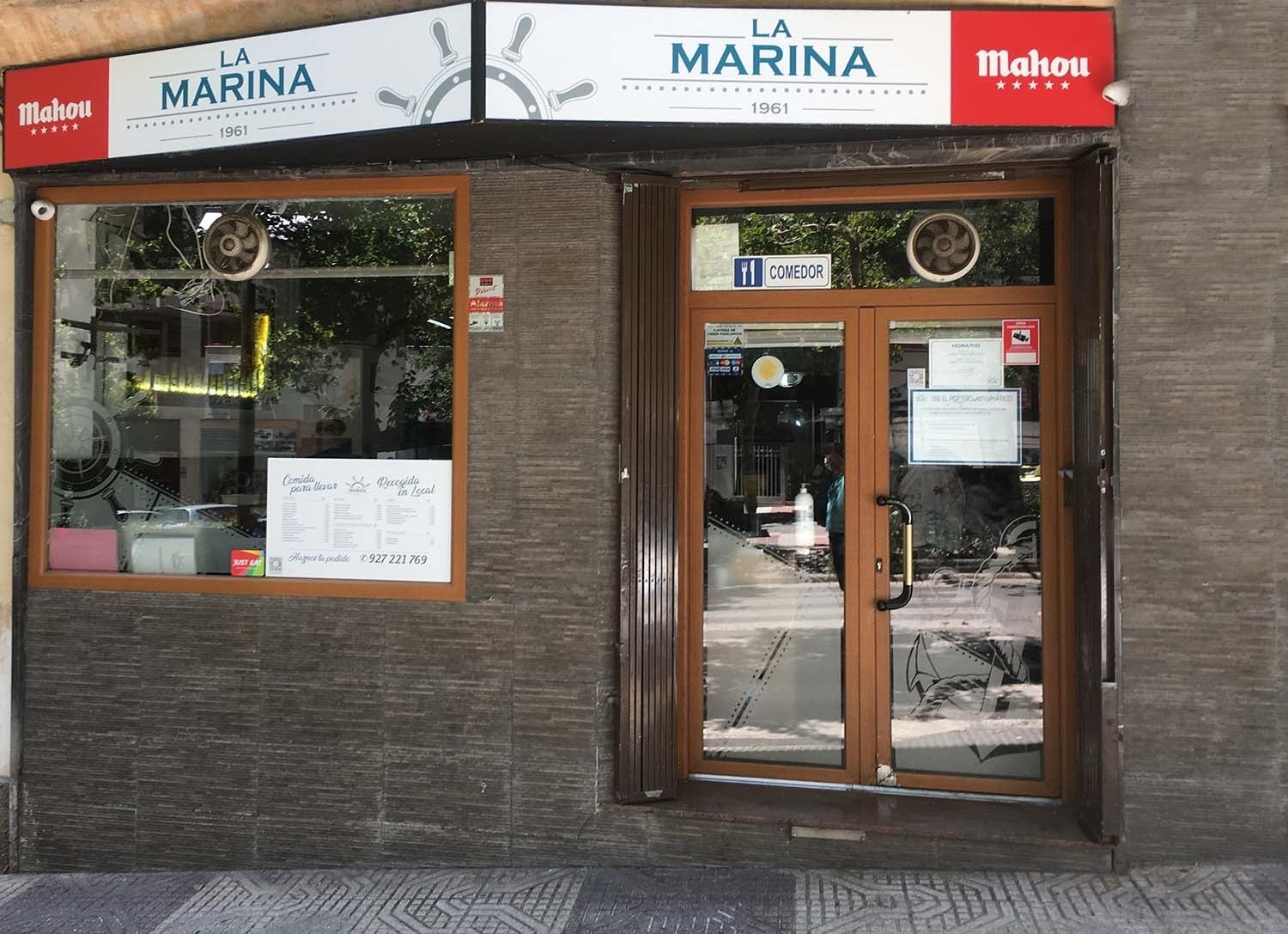 Un trabajador herido grave en Villanueva, un hombre golpeado por un caballo en Don Benito e incendio en "La Marina" de Cáceres Un trabajador herido grave en Villanueva, un hombre golpeado por un caballo en Don Benito e incendio en "La Marina" de Cáceres