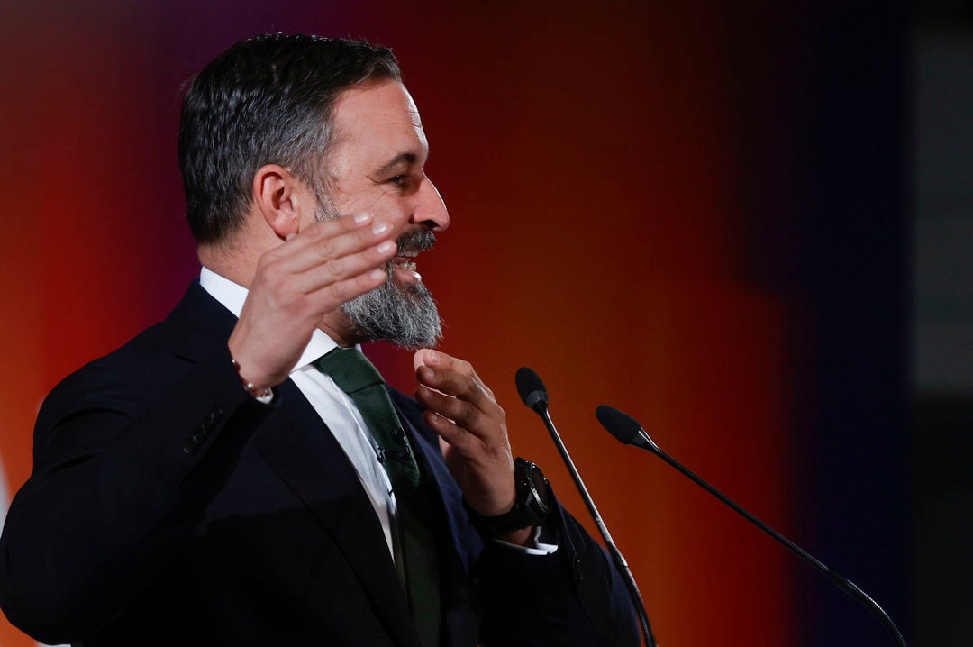 Abascal, sobre Sánchez y la amnistía: "Un político, salvo matar, no puede hacer cosas peores" Abascal, sobre Sánchez y la amnistía: "Un político, salvo matar, no puede hacer cosas peores"