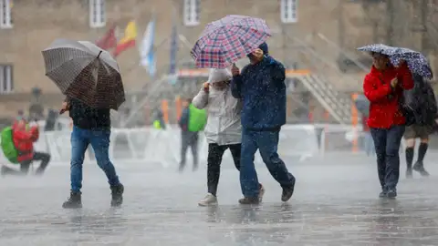 La borrasca 'Celine' mantendrá en alerta amarilla por lluvias a nueve provincias este domingo La borrasca 'Celine' mantendrá en alerta amarilla por lluvias a nueve provincias este domingo
