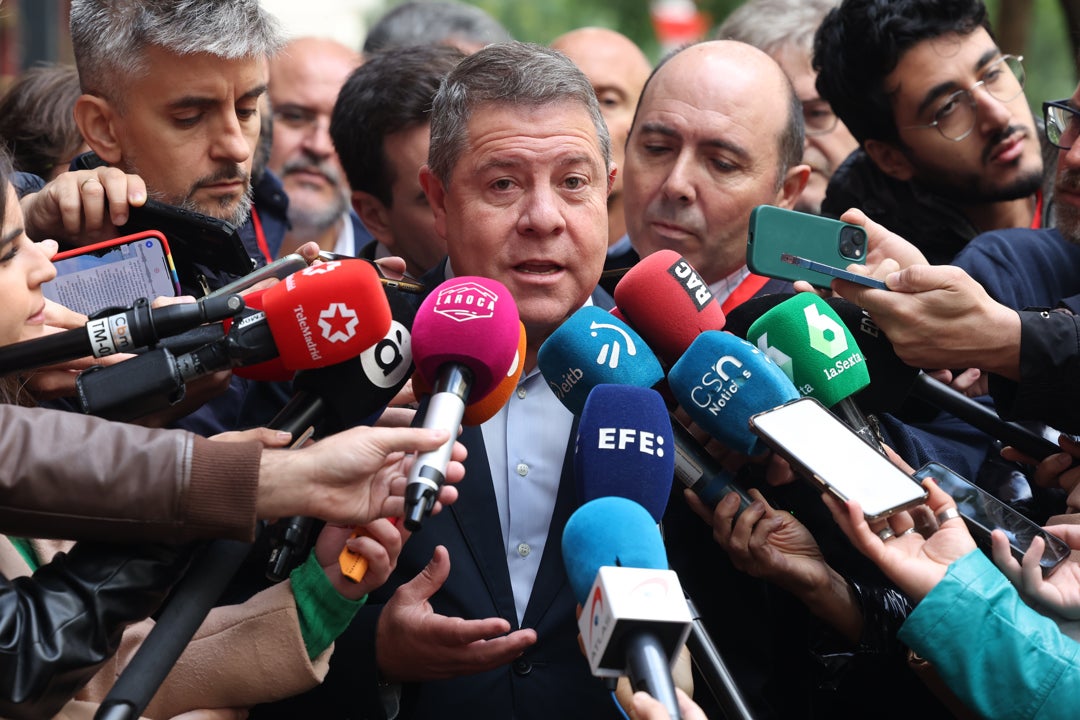 Page insiste en su rechazo a la amnistía y evita ponerse en pie en el aplauso del Comité Federal a Sánchez Page insiste en su rechazo a la amnistía y evita ponerse en pie en el aplauso del Comité Federal a Sánchez