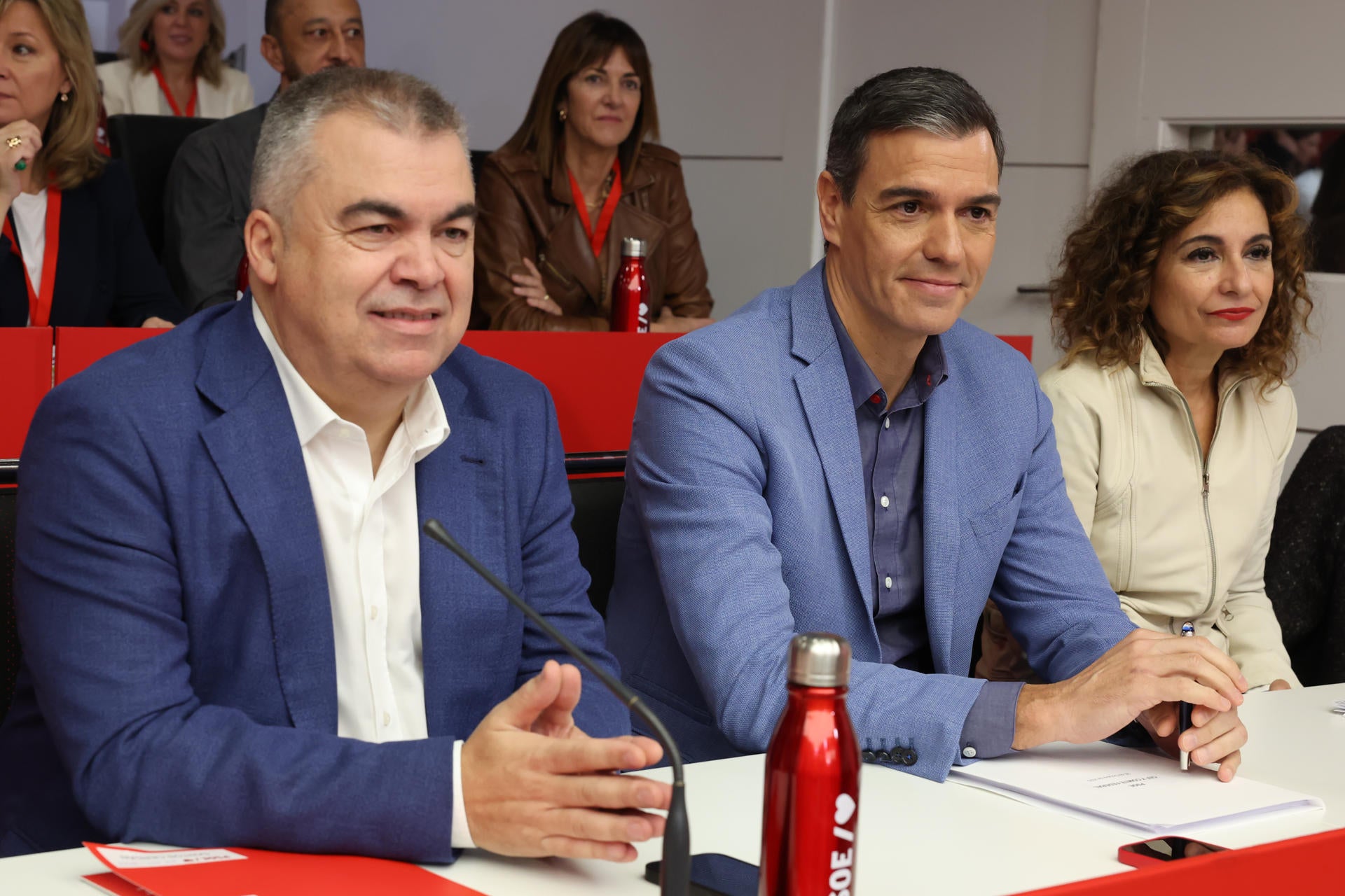 El PSOE arranca este lunes la consulta a su militancia sobre los pactos de investidura El PSOE arranca este lunes la consulta a su militancia sobre los pactos de investidura