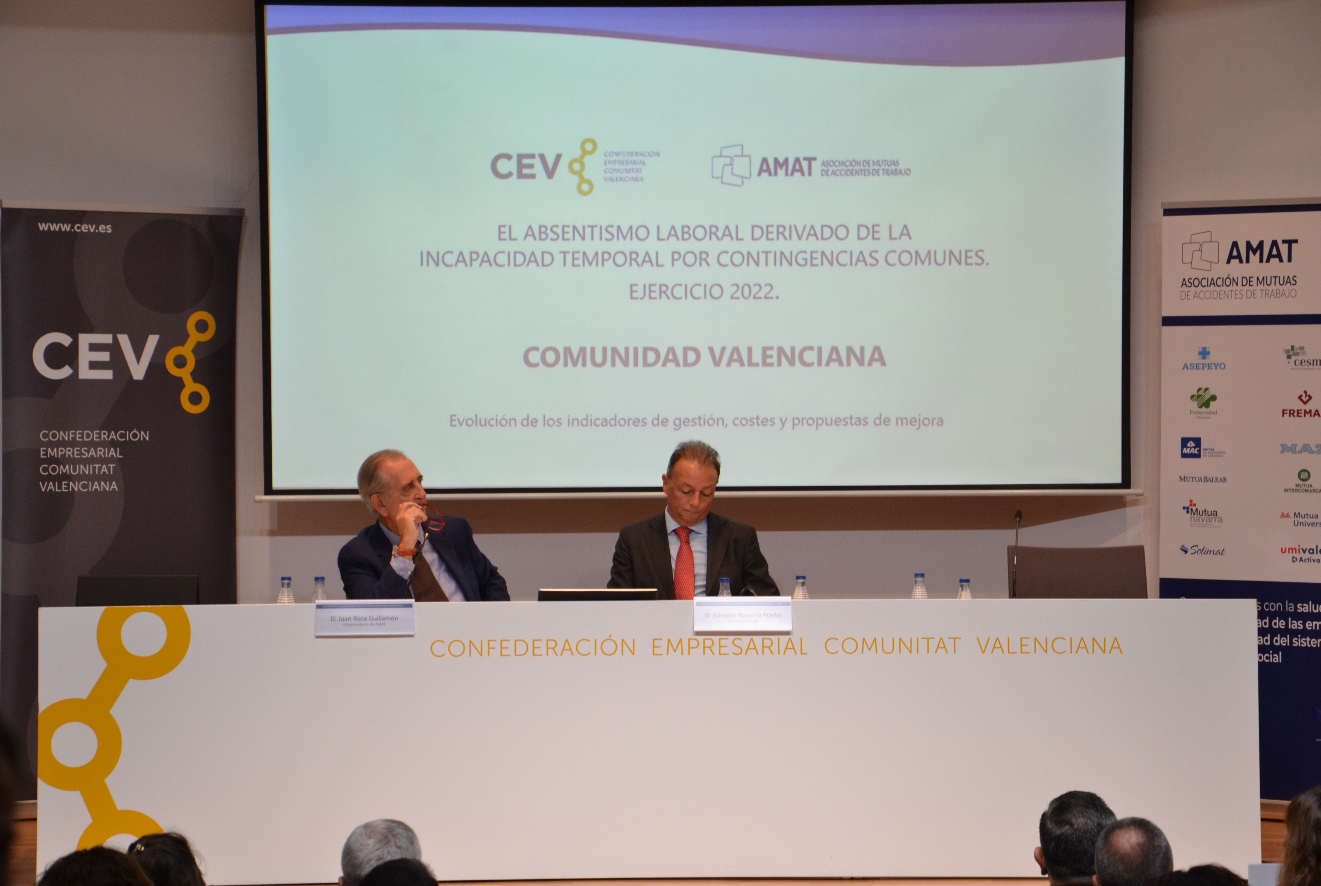Navarro (CEV y CEOE) reclama "certidumbre" y pide un gobierno central "cuanto antes" Navarro (CEV y CEOE) reclama "certidumbre" y pide un gobierno central "cuanto antes"