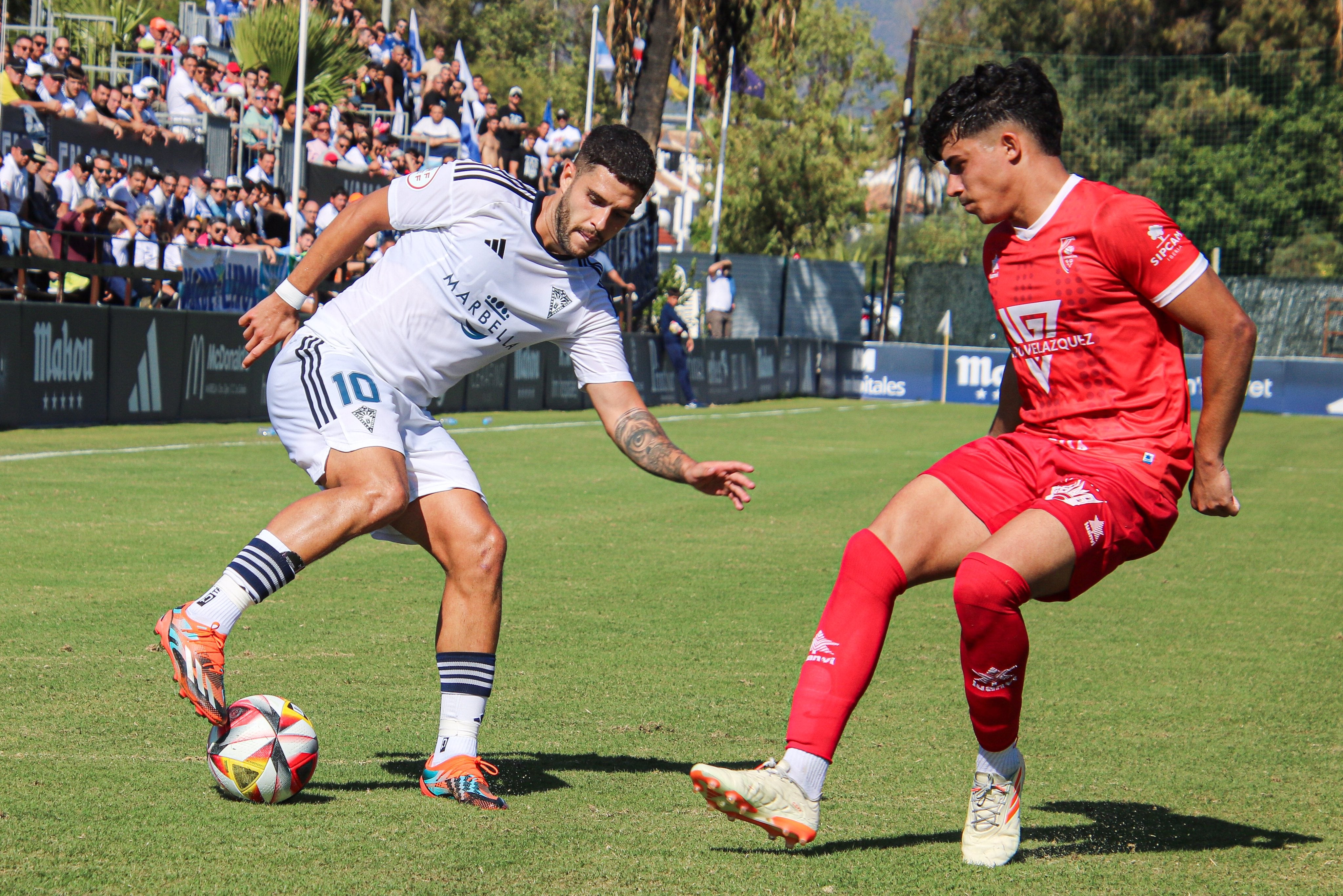 El Marbella FC mantiene el liderato pese a llevar dos jornadas sin conocer la victoria El Marbella FC mantiene el liderato pese a llevar dos jornadas sin conocer la victoria
