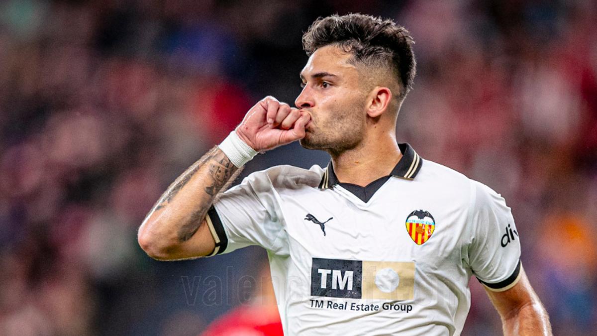 El Valencia cierra filas en torno a Hugo Duro El Valencia cierra filas en torno a Hugo Duro