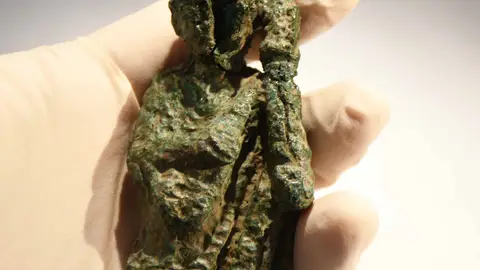 Encuentran en Villajoyosa nuevas piezas de bronce de la época romana de la ciudad de Allon Encuentran en Villajoyosa nuevas piezas de bronce de la época romana de la ciudad de Allon