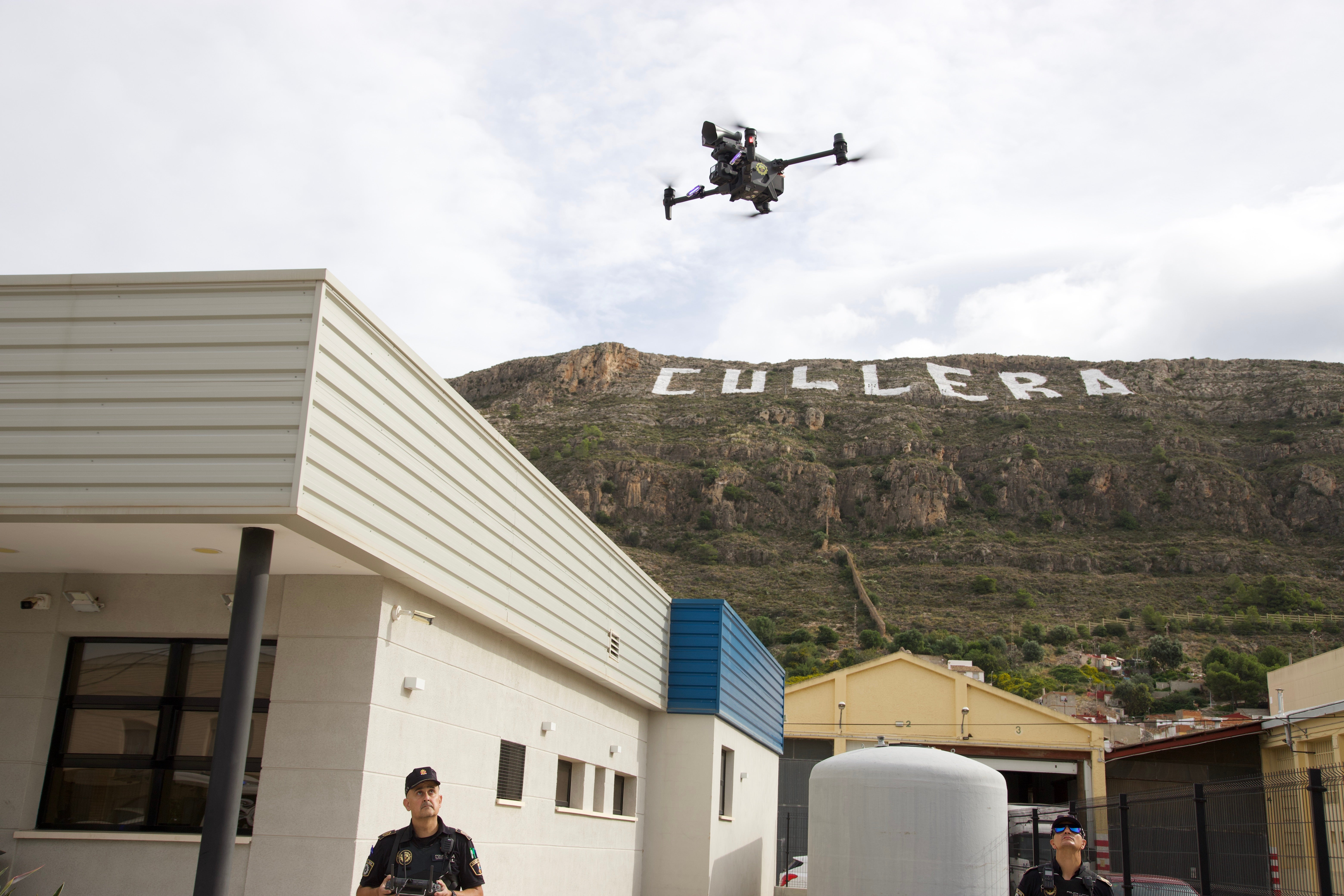 Cullera incorpora un dron de última tecnología en las labores de vigilancia en los campos Cullera incorpora un dron de última tecnología en las labores de vigilancia en los campos