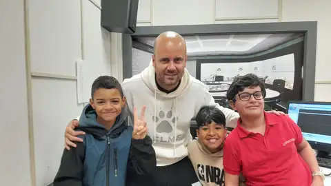 Los "pelayines curiosos" Jorge, Adán y Liam entrevista a Miguel Ángel Ramírez Los "pelayines curiosos" Jorge, Adán y Liam entrevista a Miguel Ángel Ramírez