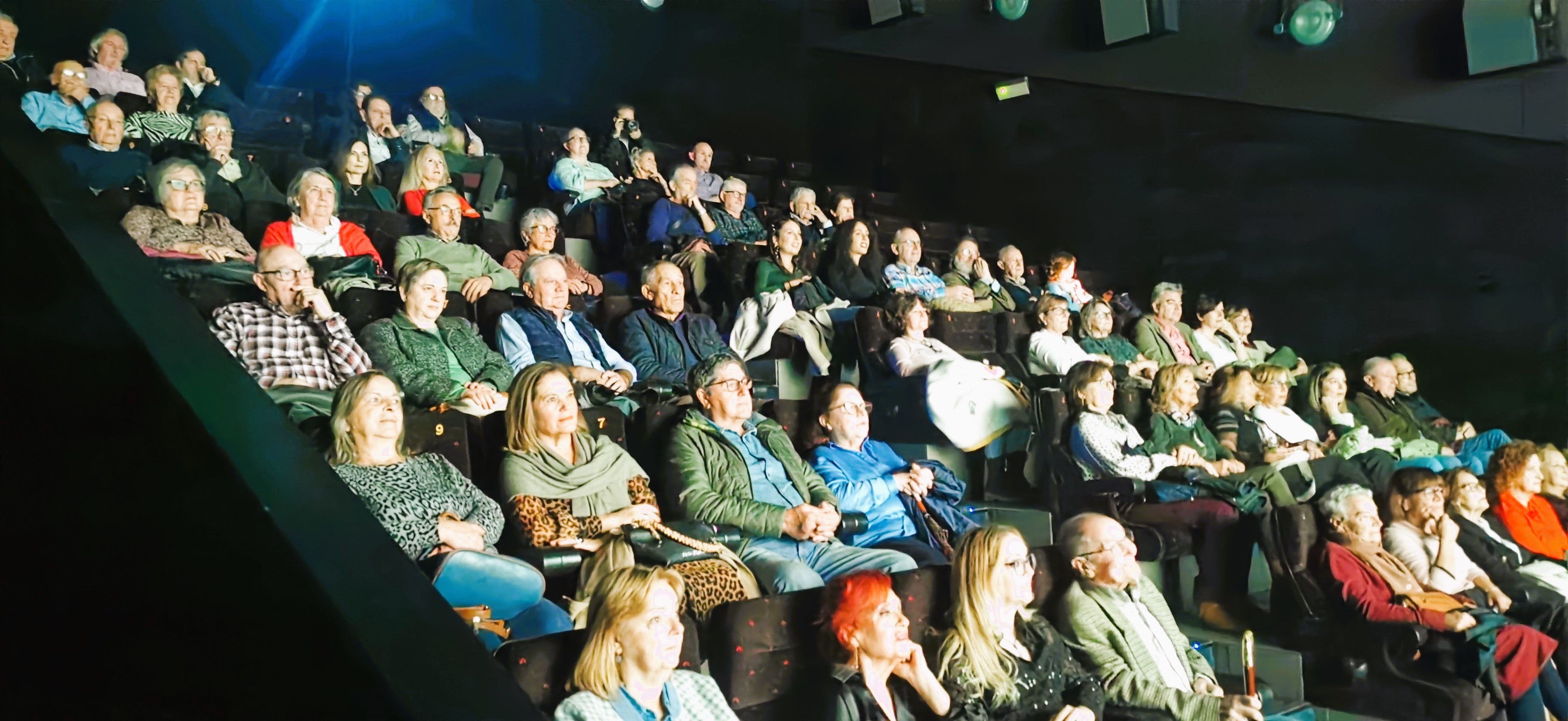12 no camiño se estrenó este viernes en CC Ponte Vella 12 no camiño se estrenó este viernes en CC Ponte Vella
