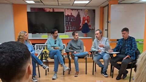 Ovidio Zapico presenta el proyecto en el Conseyu