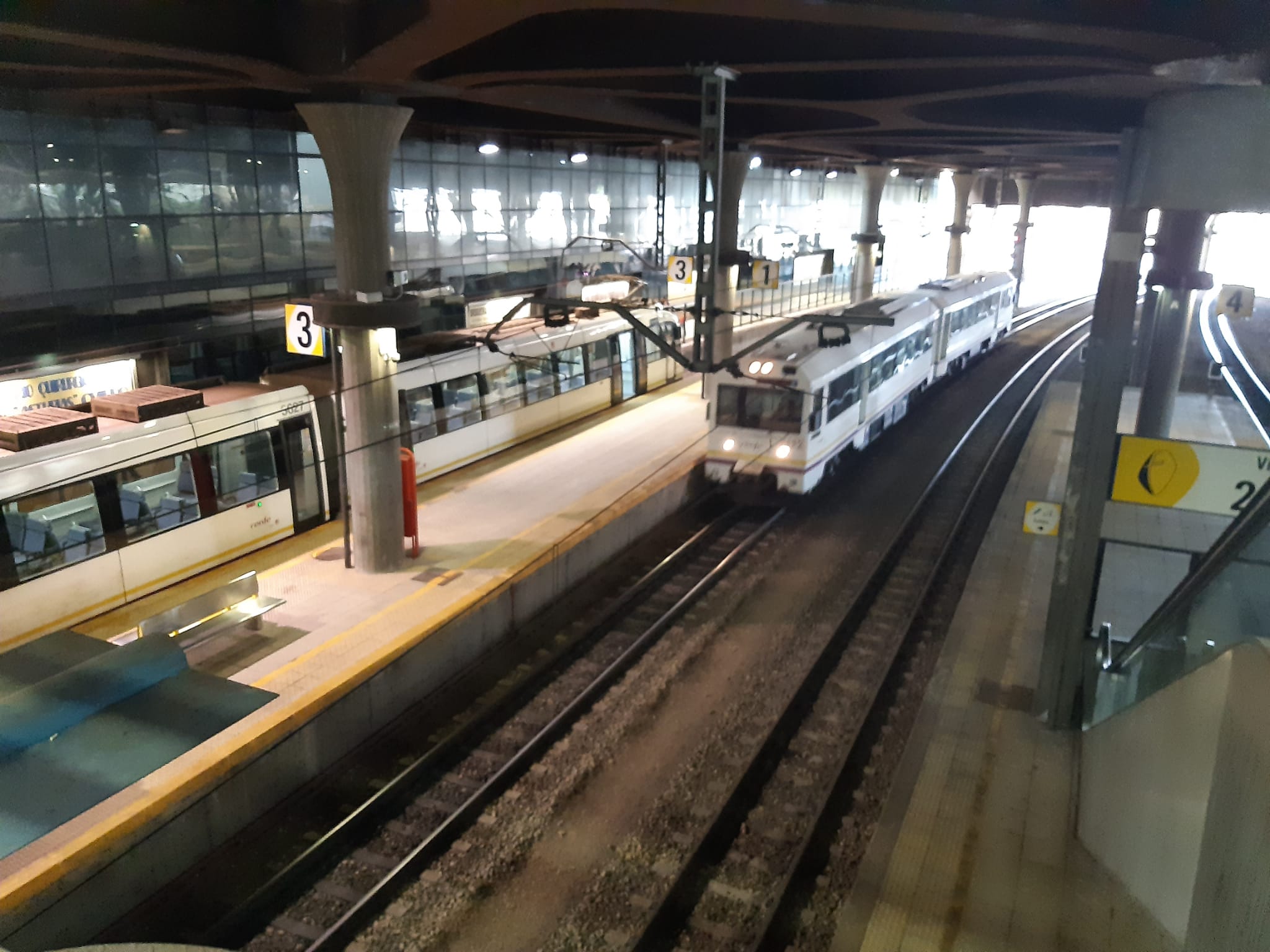 El consejero de Fomento urge al Ayuntamiento de Oviedo a reordenar accesos a la instalación ferroviaria El consejero de Fomento urge al Ayuntamiento de Oviedo a reordenar accesos a la instalación ferroviaria