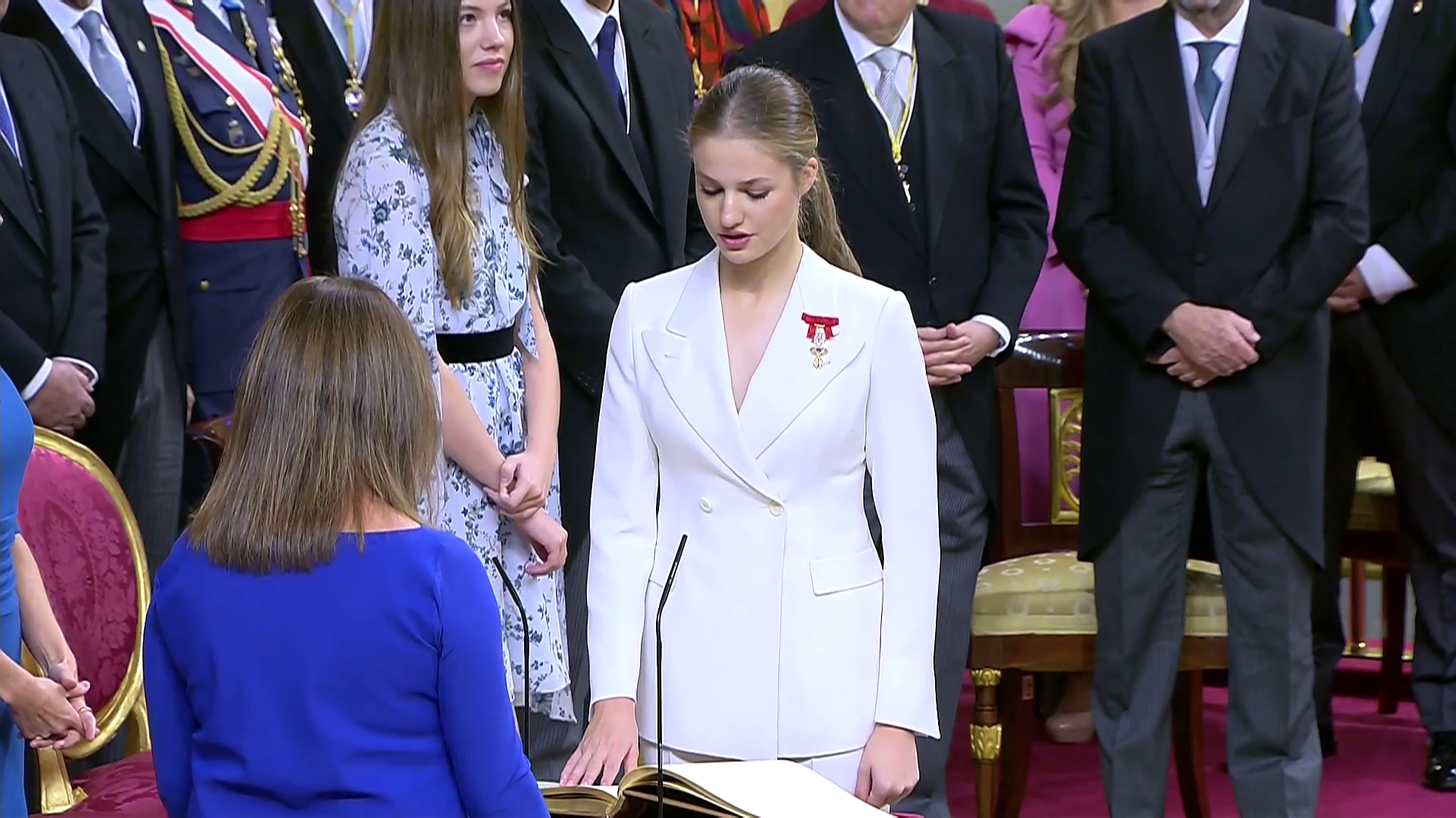 Así ha sido el momento en el que la princesa Leonor ha jurado la Constitución en el Congreso de los Diputados Así ha sido el momento en el que la princesa Leonor ha jurado la Constitución en el Congreso de los Diputados