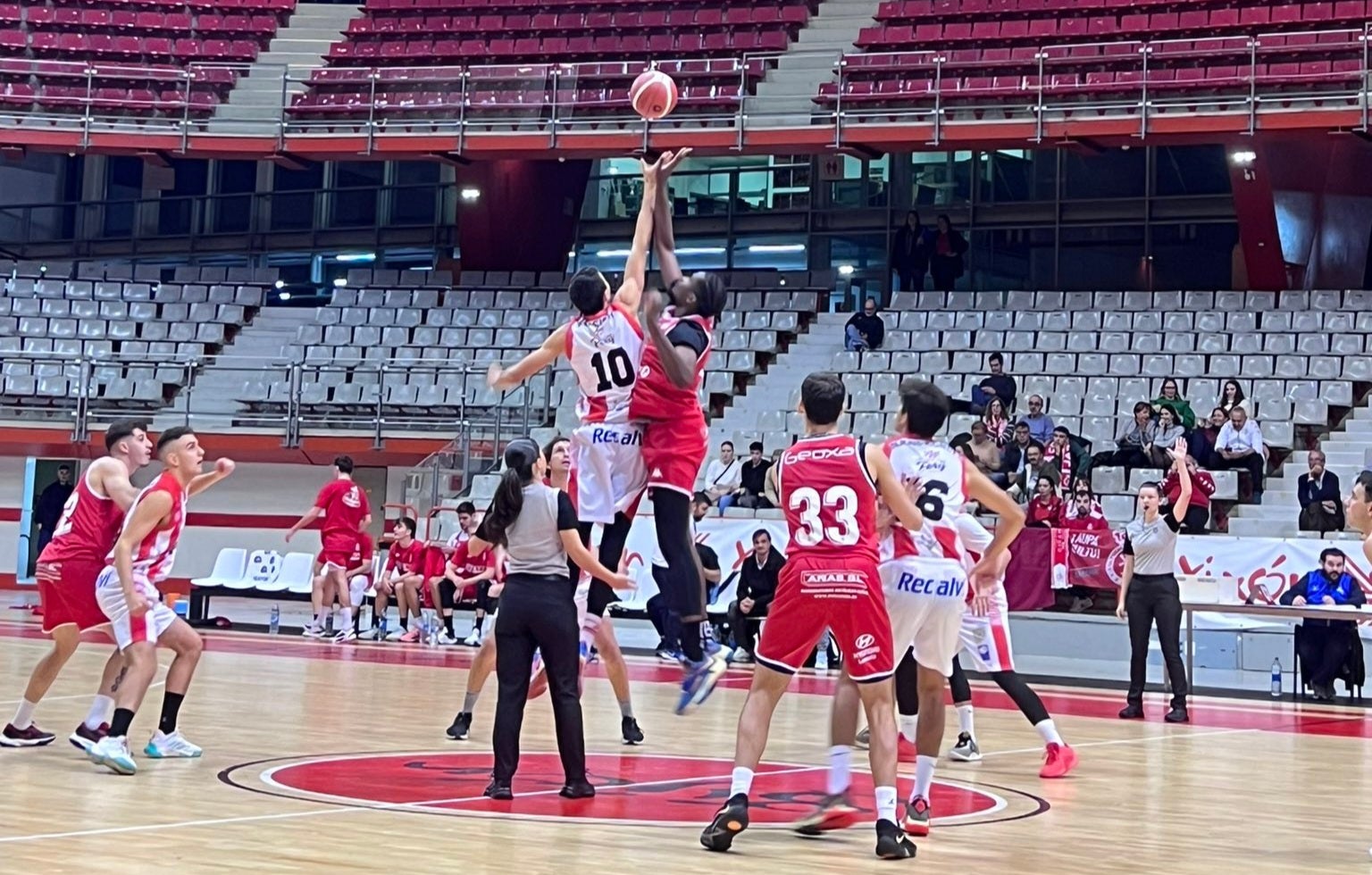 Gijón Basket se hunde en la tabla Gijón Basket se hunde en la tabla