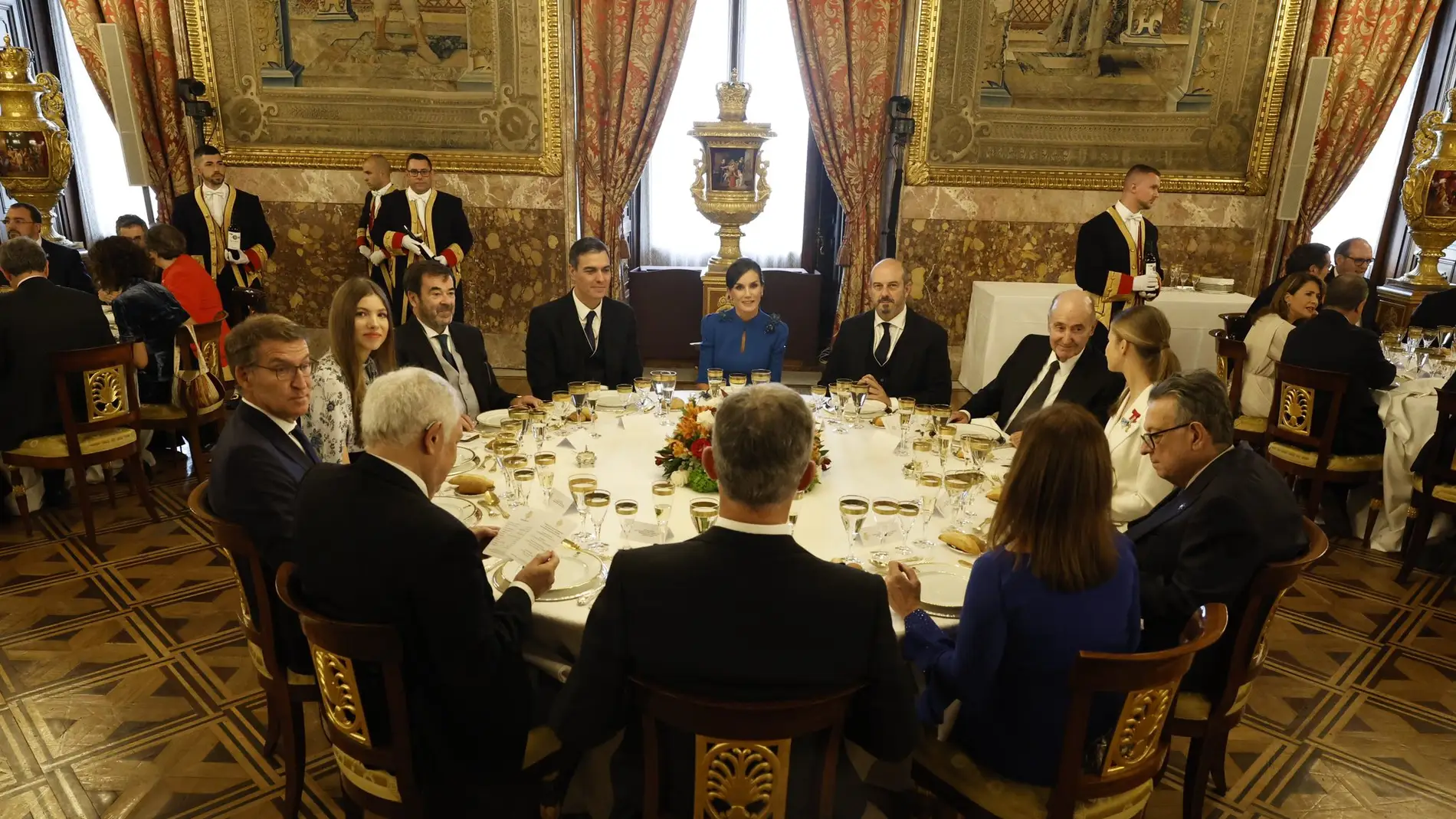 Mesa del banquete en el Palacio Real tras la jura de la princesa Leonor.