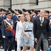 La Princesa Leonor, la Infanta Sofía, El Rey Felipe y la Reina Letizia durante el acto de jura de la Constitución