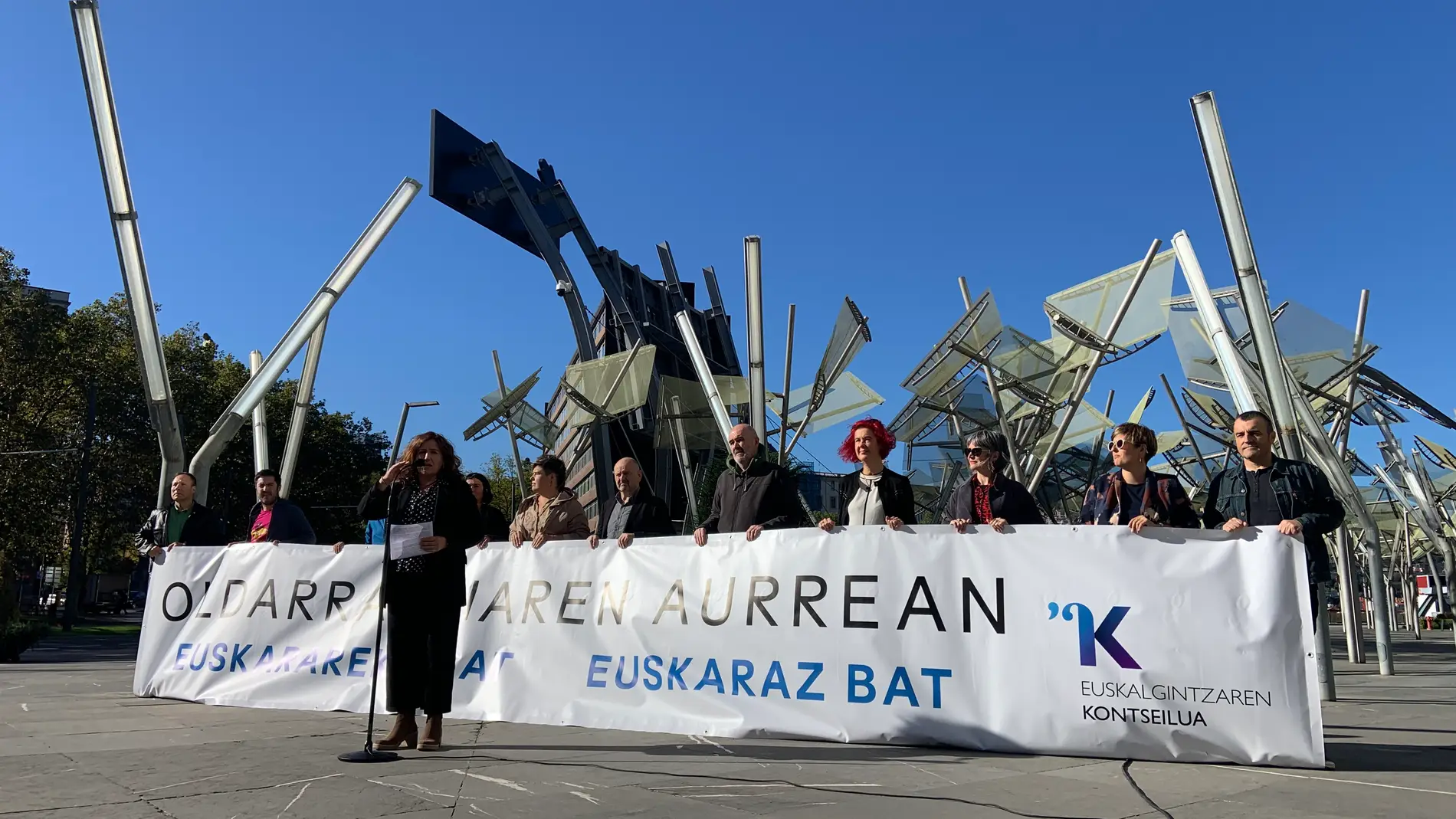 Kontseilu llama a participar el sábado en una marcha ante la injerencia de los tribunales 