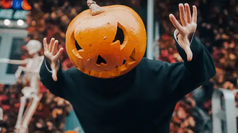 Persona disfrazada en Halloween Persona disfrazada en Halloween