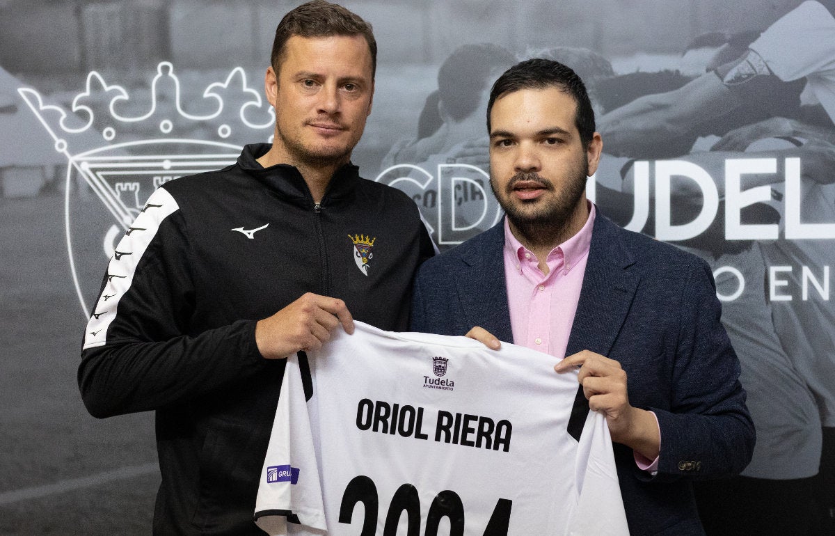 Oriol Riera: "No hay frustración, fuimos superiores al Las Palmas por momentos" Oriol Riera: "No hay frustración, fuimos superiores al Las Palmas por momentos"