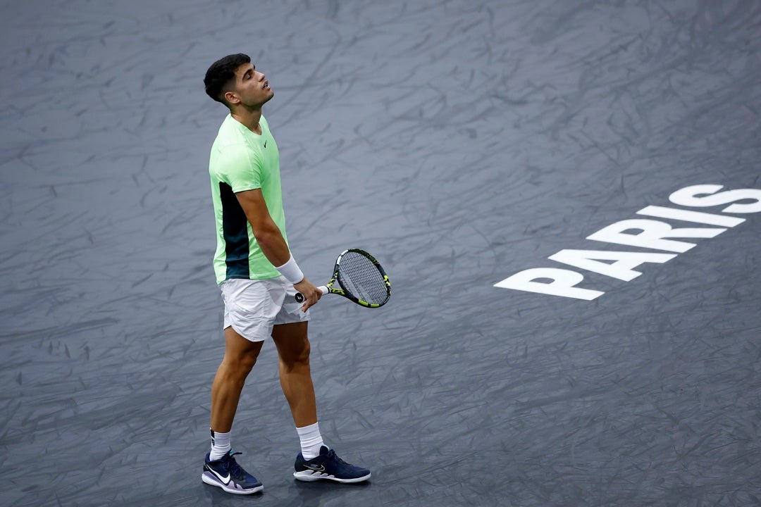 Alcaraz cae en su primer asalto de París Alcaraz cae en su primer asalto de París